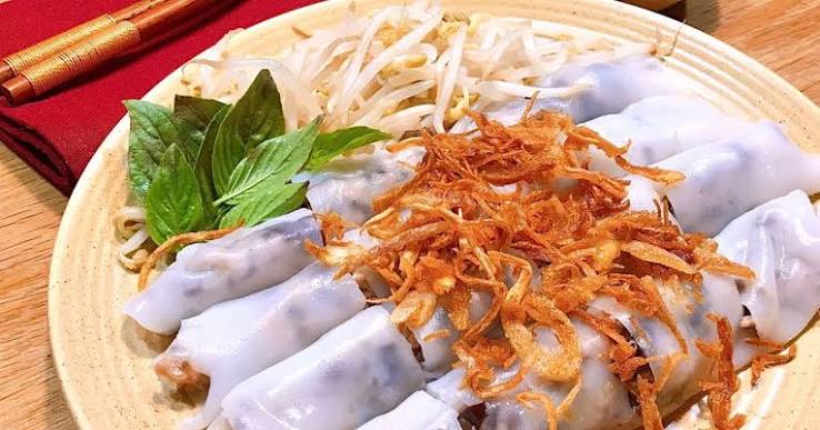 Nửa thế kỷ giữ lửa hương vị bánh cuốn Hà Nội